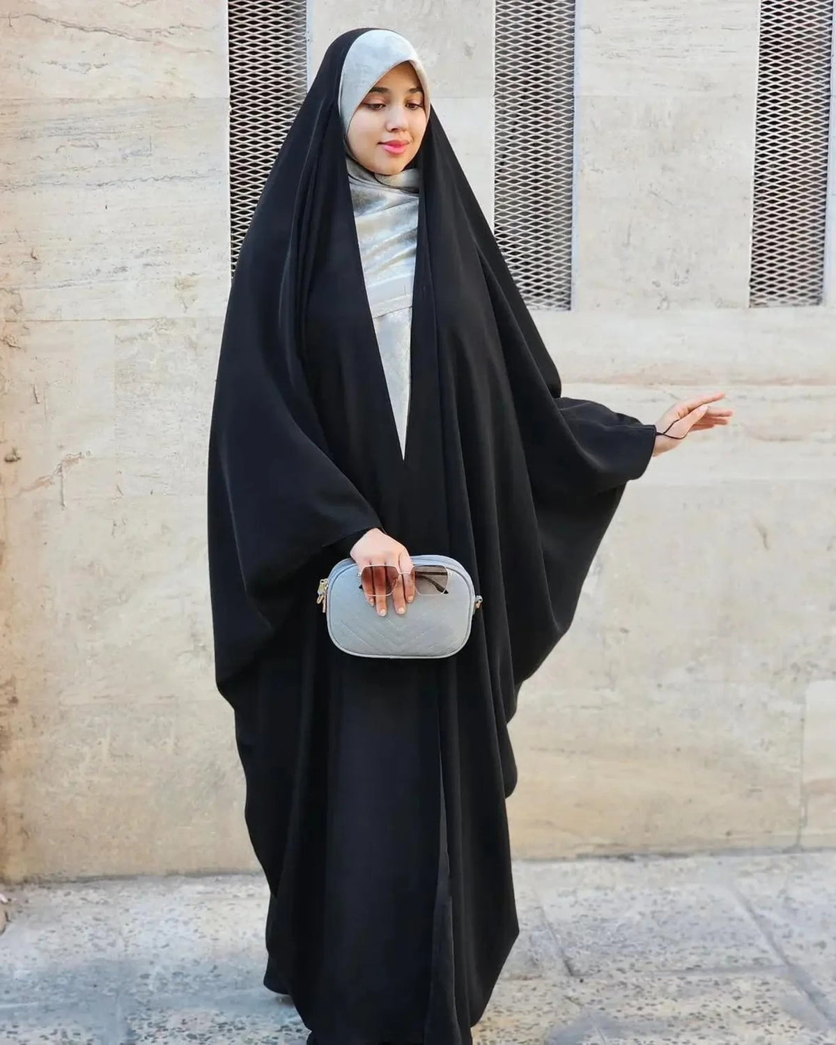Momina Iraqi Abaya