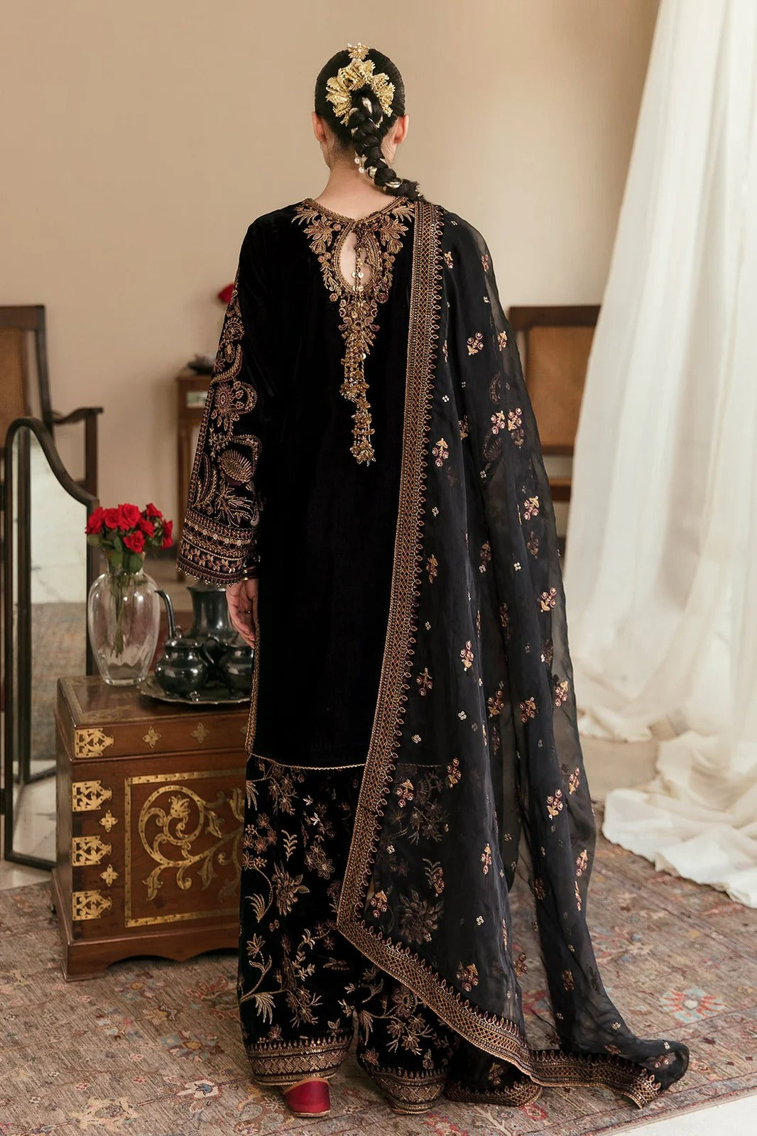 Designer wear Embroidered Velvet Suit 3 Pcs Unstitched