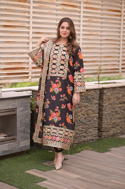 Floral Embroidered Shalwar Kameez 3 Pcs Unstitched suit – Viral Kareena Kapoor Dress