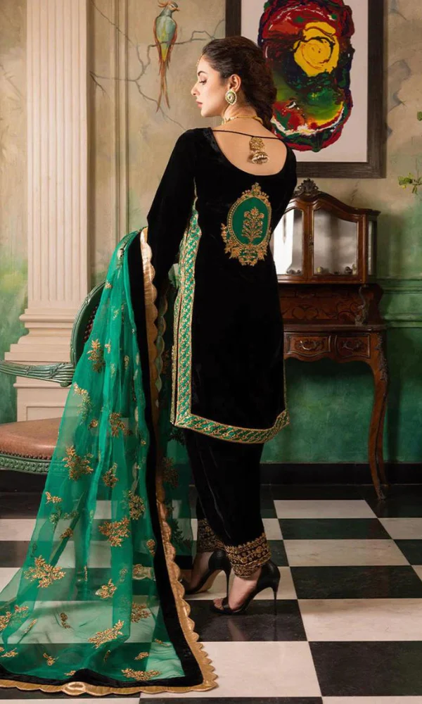 Designer wear Heavy Embroidered Velvet Suit 3 Pcs Unstitched SP-0018