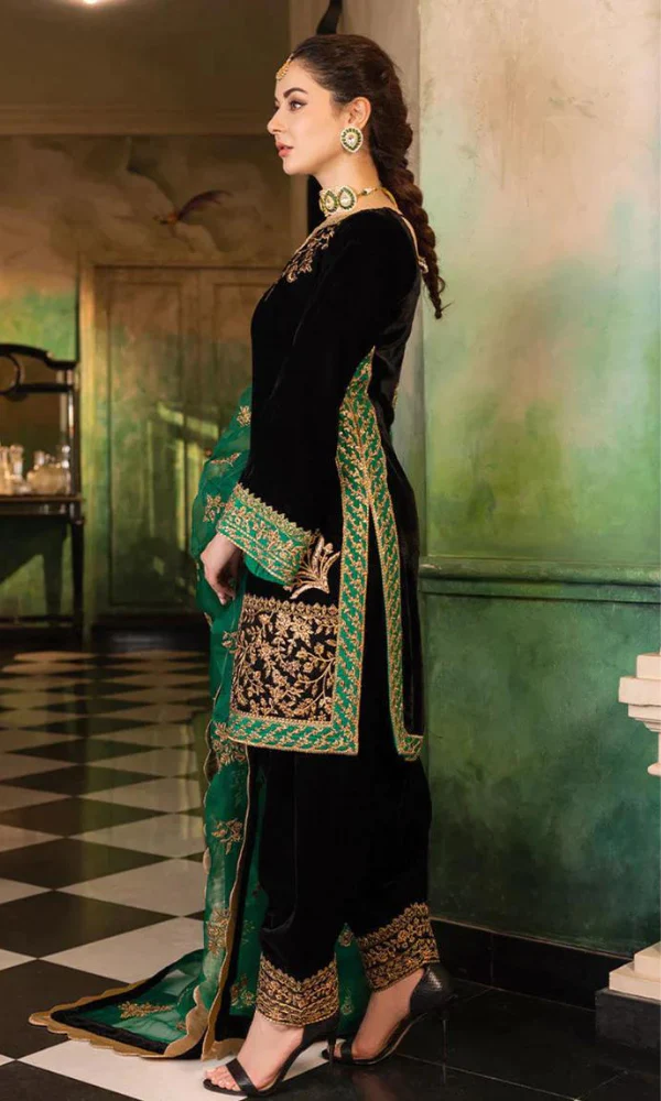 Designer wear Heavy Embroidered Velvet Suit 3 Pcs Unstitched SP-0018