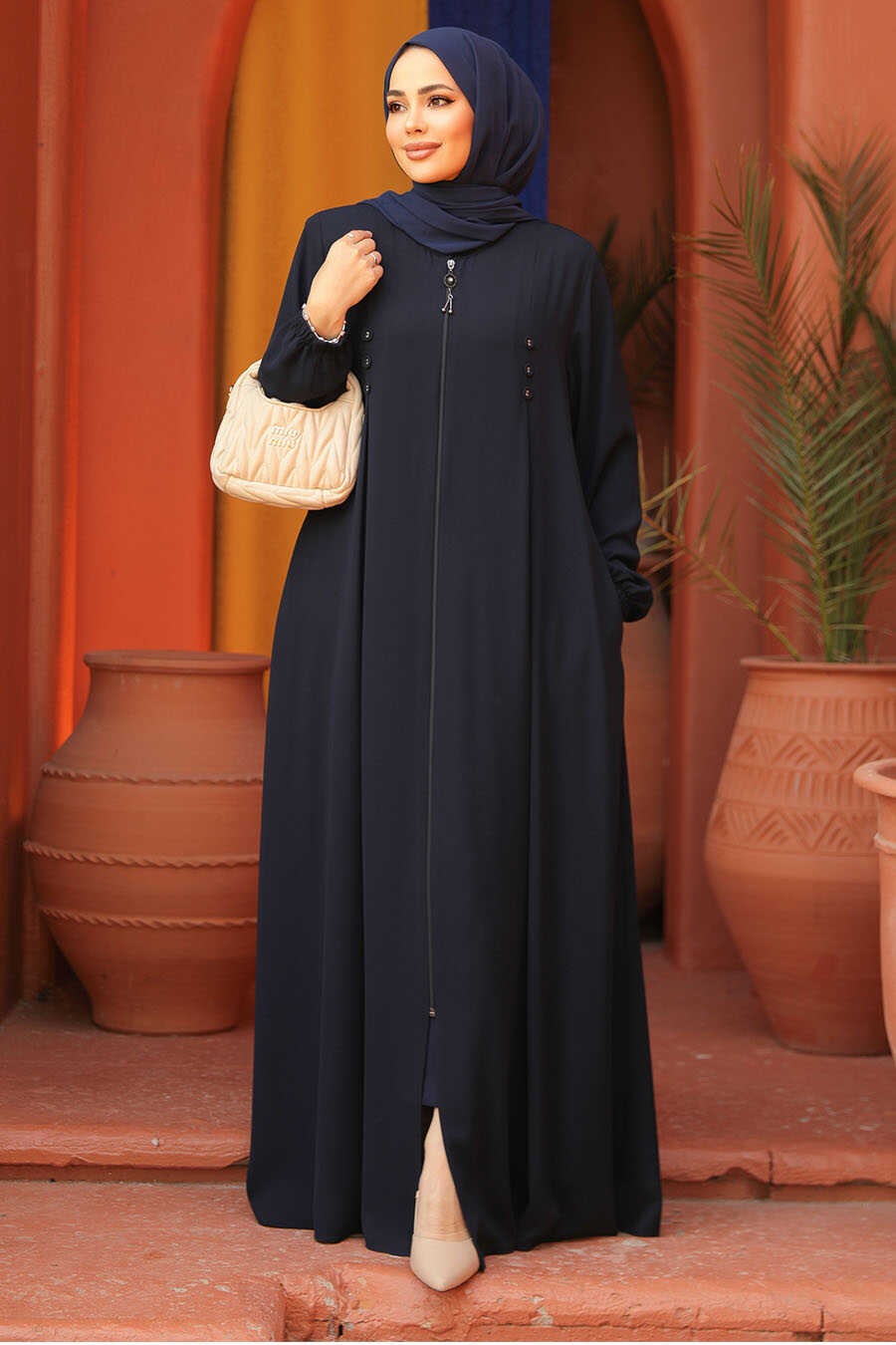 Emineh Abaya