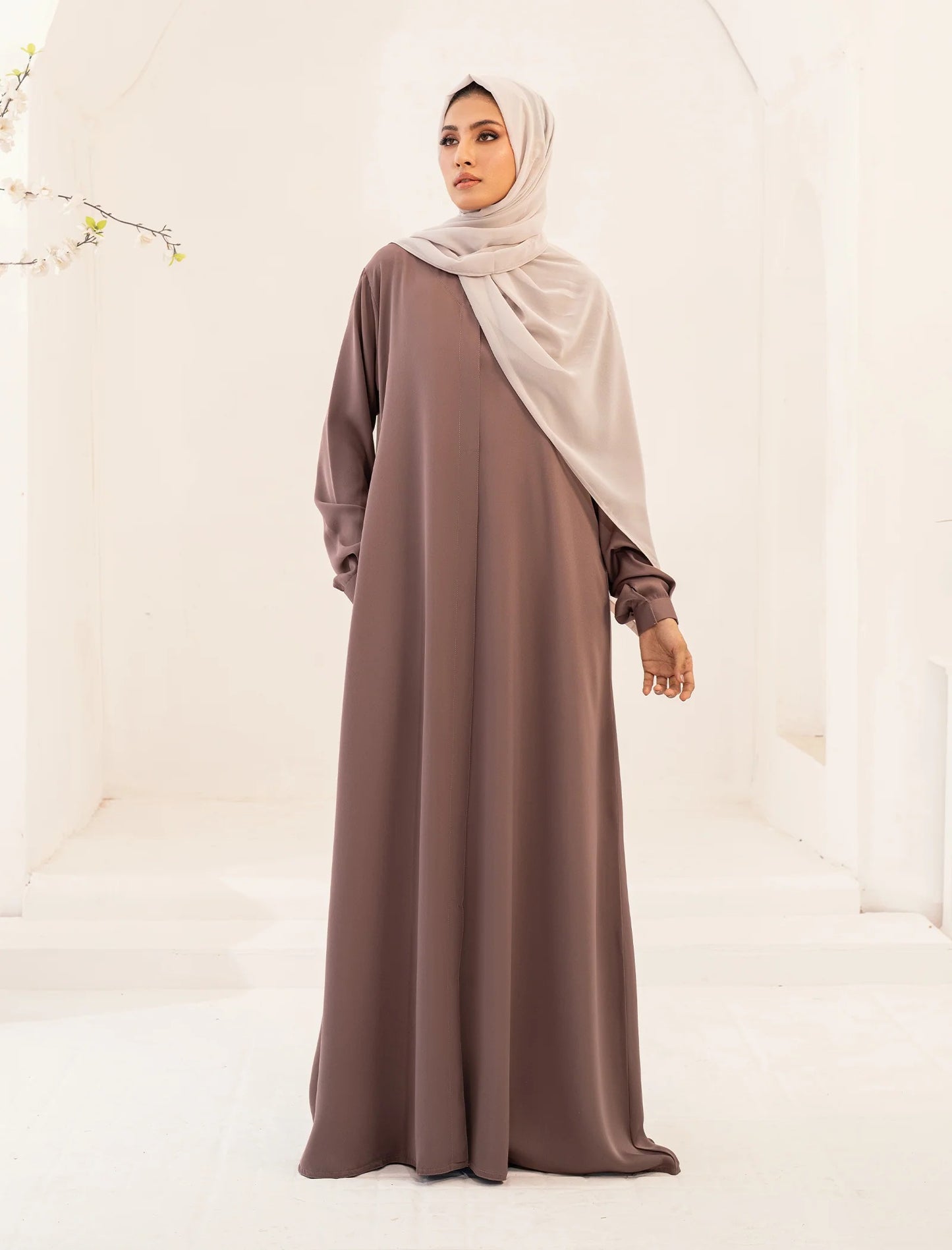 Greige Minimalis Abaya